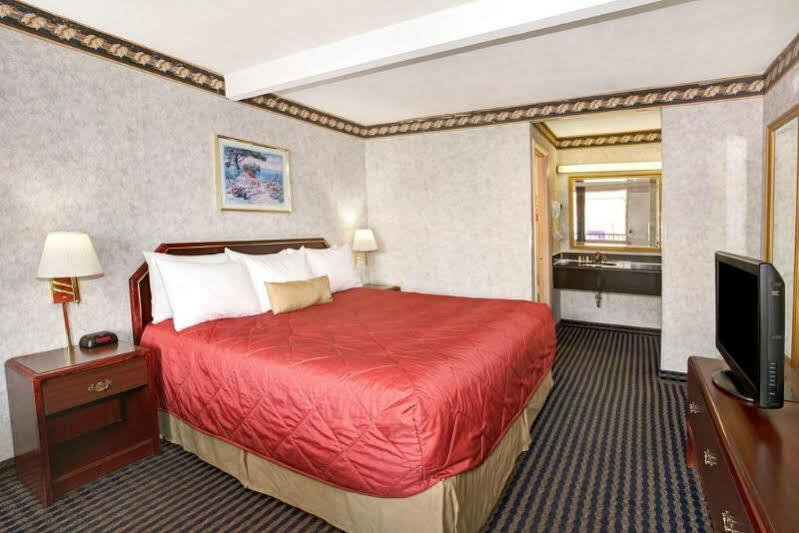 Ramada Limited Cockeysville Экстерьер фото